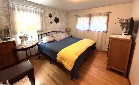 Bedroom - 23368 Mapleview, Macomb, MI 48042 photo 1 of 4