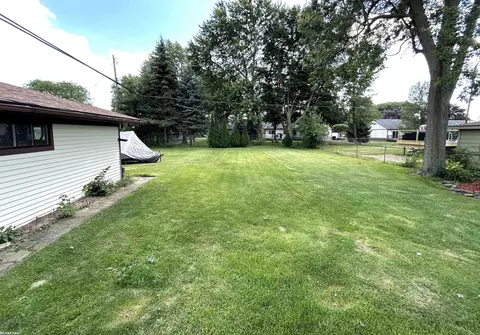 Exterior - 23368 Mapleview, Macomb, MI 48042 photo 3 of 6