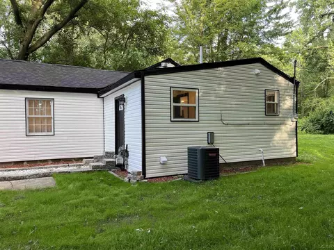 Exterior - 37217 Ecorse, Romulus, MI 48174 photo 1 of 9