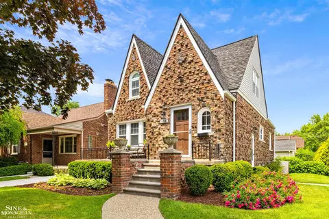 452 Madison, Grosse Pointe, MI 48236