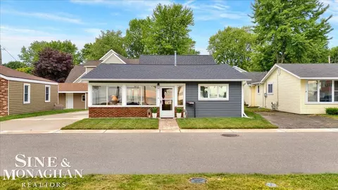 5865 Manor, Fort Gratiot, MI 48059