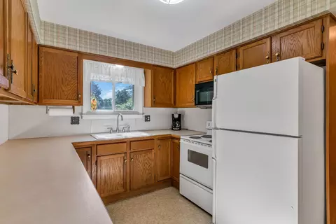 Kitchen - 6187 Torrey, Flint, MI 48507 photo 2 of 4