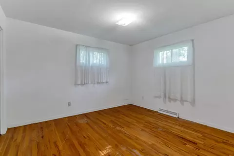 Bedroom - 6187 Torrey, Flint, MI 48507 photo 5 of 7