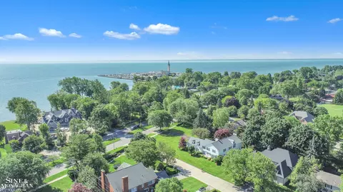 54 Willow Tree, Grosse Pointe Shores, MI 48236 photo 3