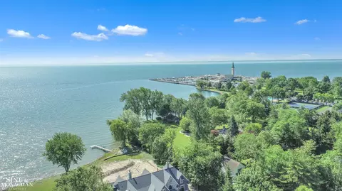 54 Willow Tree, Grosse Pointe Shores, MI 48236 photo 4