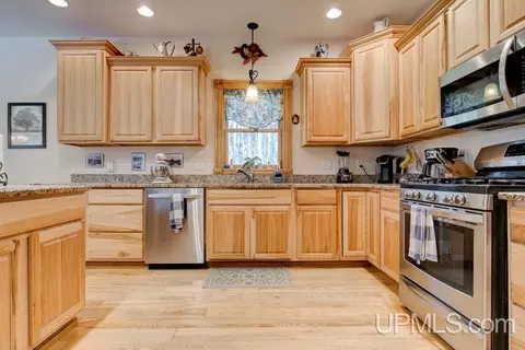 2893 14th, Escanaba, MI 49829 photo 9