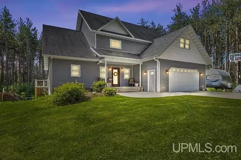 2893 14th, Escanaba, MI 49829 photo 2