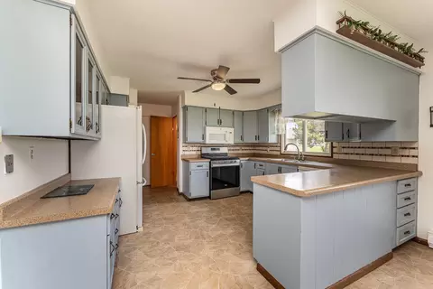 Kitchen - 83 S Knight, Munger, MI 48747 photo 1 of 2