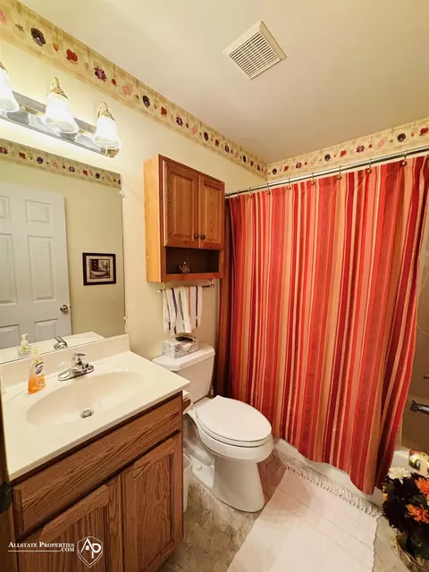 Bath - 9149 Emily, Davison, MI 48423 photo 2 of 3