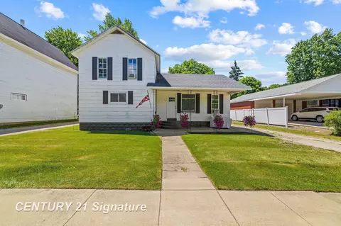 112 S East, Saint Louis, MI 48880
