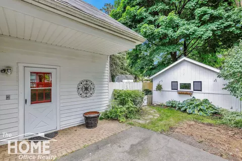 414 E Williams, Owosso, MI 48867 photo 3