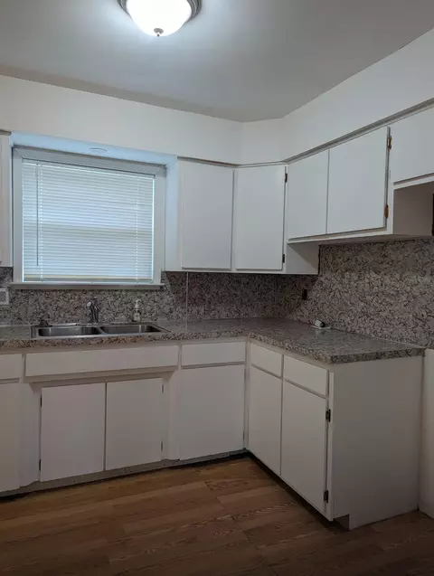 Kitchen - 2802 Wilton, Flint, MI 48506 photo 5 of 6