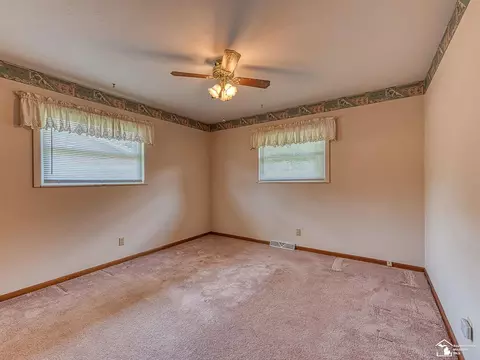Bedroom - 1110 Borg, Temperance, MI 48182 photo 4 of 6