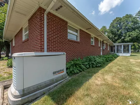 Exterior - 1110 Borg, Temperance, MI 48182 photo 8 of 10