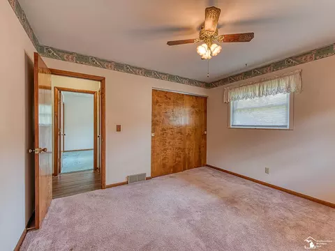 Bedroom - 1110 Borg, Temperance, MI 48182 photo 3 of 6
