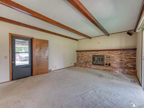 Living - 1110 Borg, Temperance, MI 48182 photo 4 of 7