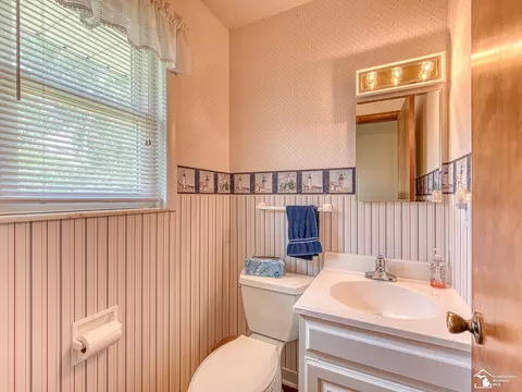Bath - 1110 Borg, Temperance, MI 48182 photo 3 of 3