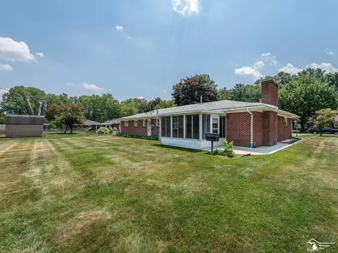 Exterior - 1110 Borg, Temperance, MI 48182 photo 5 of 10