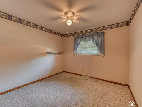 Bedroom - 1110 Borg, Temperance, MI 48182 photo 5 of 6