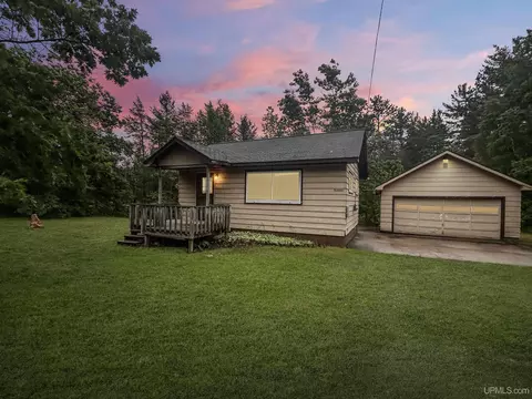 e5543 Woodland Avenue, Au Train, MI 49806