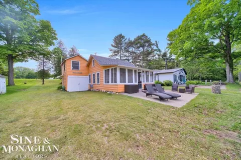 2328 N Lakeshore, Forester, MI 48419
