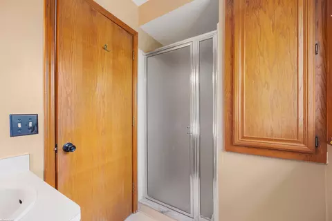 Bath - 17457 Pierce, Macomb, MI 48044 photo 3 of 5