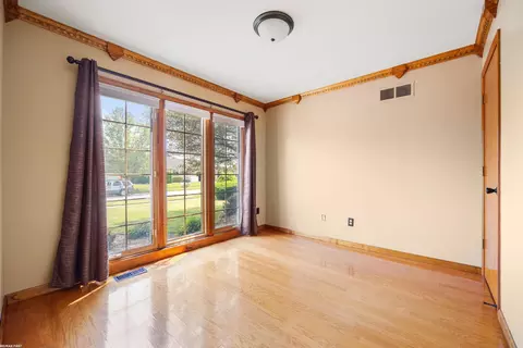 Living - 17457 Pierce, Macomb, MI 48044 photo 6 of 6