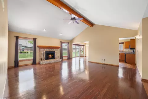 Living - 17457 Pierce, Macomb, MI 48044 photo 2 of 6