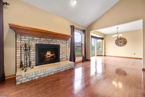 Living - 17457 Pierce, Macomb, MI 48044 photo 4 of 6