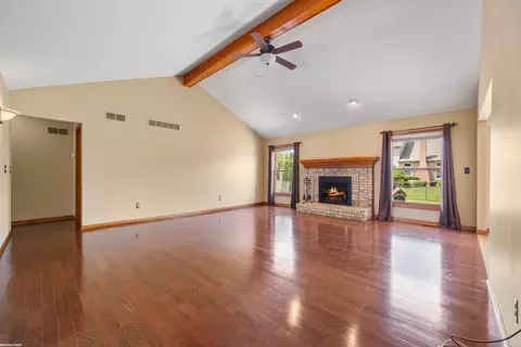Living - 17457 Pierce, Macomb, MI 48044 photo 3 of 6