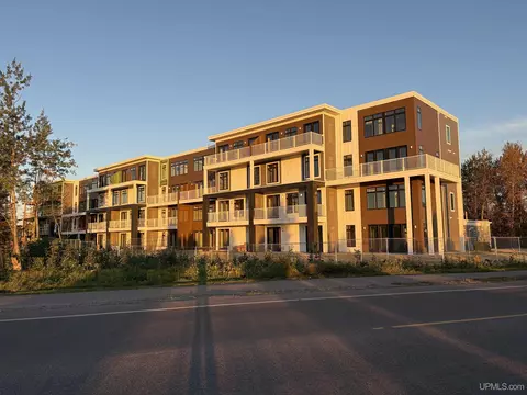 2401 N Lakeshore Unit #22, Marquette, MI 49855