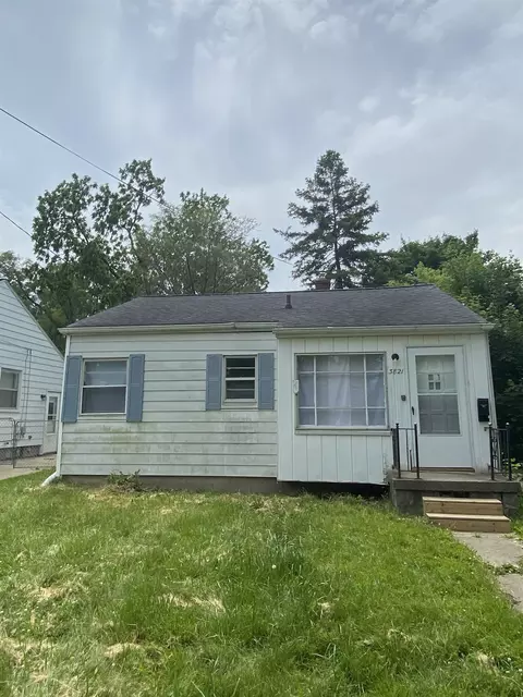 3821 Augusta, Flint, MI 48532