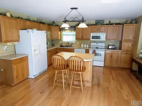 Kitchen - 960 Rivers, Gladwin, MI 48624 photo 2 of 4
