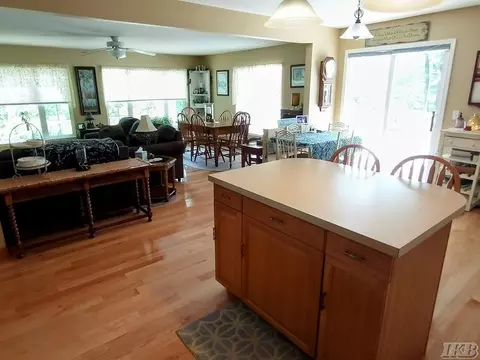 Kitchen - 960 Rivers, Gladwin, MI 48624 photo 4 of 4