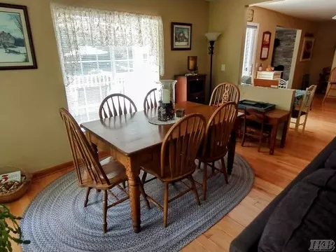 Dining - 960 Rivers, Gladwin, MI 48624 photo 4 of 4