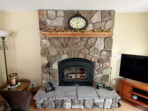 Living - 960 Rivers, Gladwin, MI 48624 photo 5 of 5