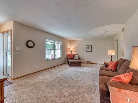Living - 345 Crampton, Monroe, MI 48162 photo 2 of 3