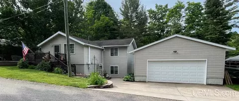 1933 Huron, Marquette, MI 49855
