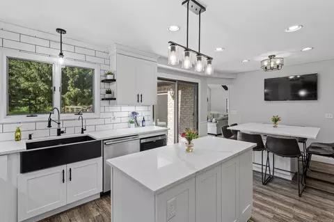 Kitchen - 1630 Tu Van Trl, Leonard, MI 48367 photo 3 of 5