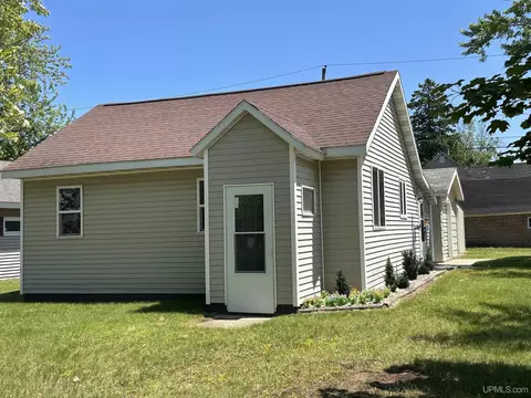 1600 N 19th, Escanaba, MI 49829