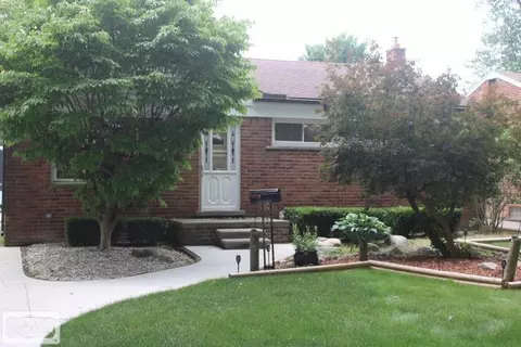 22932 Brookdale, Saint Clair Shores, MI 48082