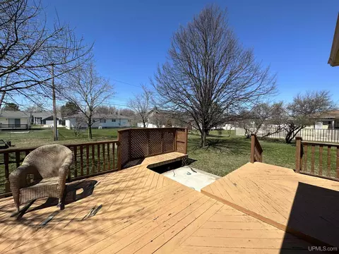 418 S 29th, Escanaba, MI 49829 photo 39