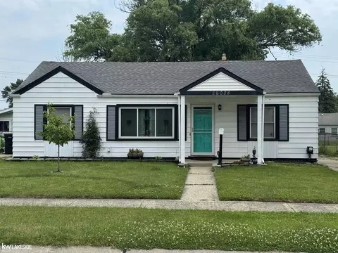 26084 Normandy, Roseville, MI 48066