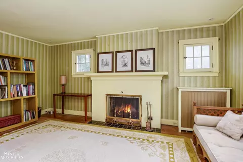 Living - 838 Whittier, Grosse Pointe Park, MI 48230 photo 4 of 5