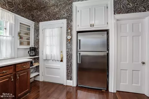 Kitchen - 838 Whittier, Grosse Pointe Park, MI 48230 photo 3 of 4