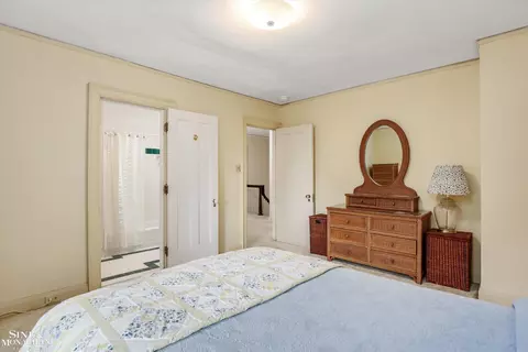 Bedroom - 838 Whittier, Grosse Pointe Park, MI 48230 photo 5 of 9
