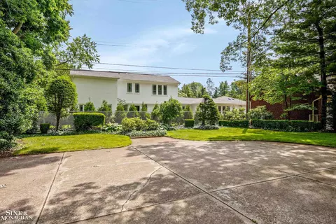 Exterior - 838 Whittier, Grosse Pointe Park, MI 48230 photo 6 of 7