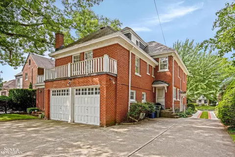 Exterior - 838 Whittier, Grosse Pointe Park, MI 48230 photo 5 of 7
