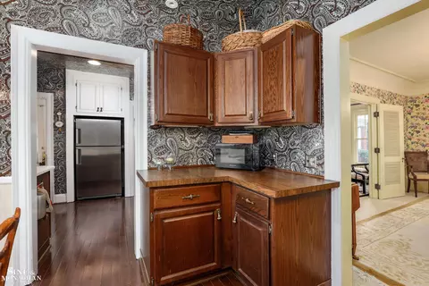 Kitchen - 838 Whittier, Grosse Pointe Park, MI 48230 photo 4 of 4