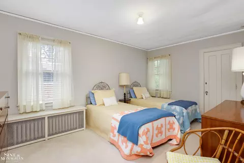 Bedroom - 838 Whittier, Grosse Pointe Park, MI 48230 photo 6 of 9